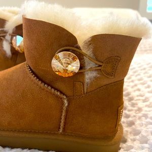 UGG Mini Bailey Button Bling Boot size 6 NWOT